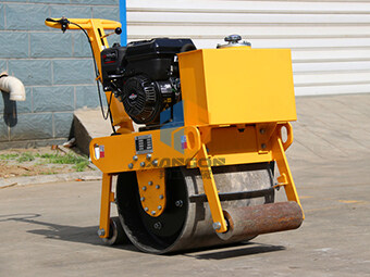 適合公路養(yǎng)護(hù)的小型壓路機(jī)真的挺不錯(cuò)！